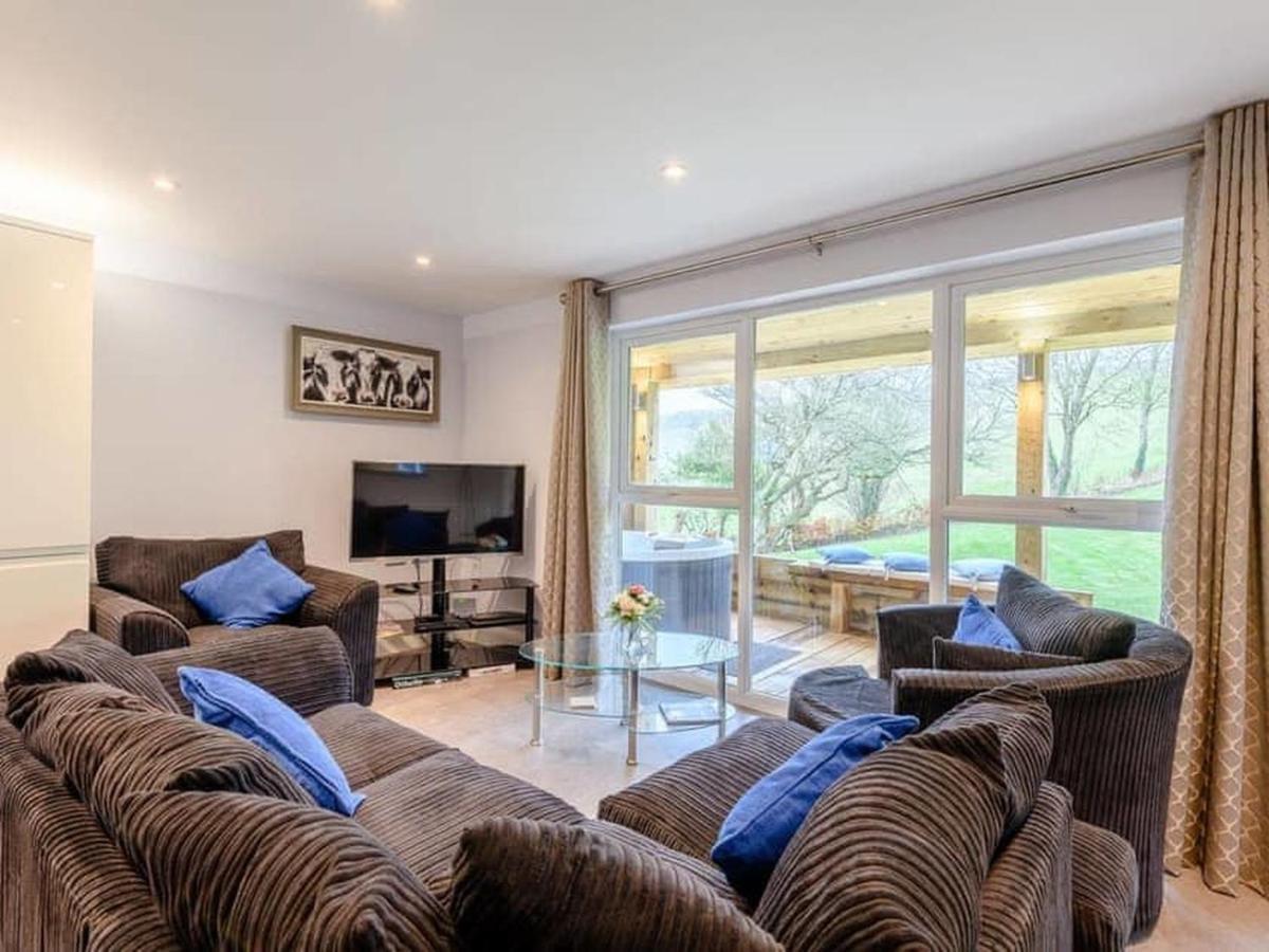 The Hideout, A Detached Lodge, Hot Tub, Heating, Wifi & Parking Long Bredy Exterior photo