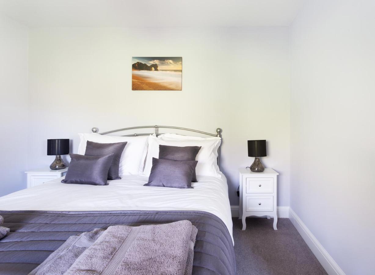 The Hideout, A Detached Lodge, Hot Tub, Heating, Wifi & Parking Long Bredy Exterior photo